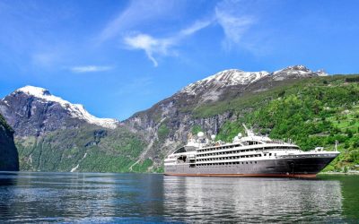 Faire une croisière dans un fjord Norvégien