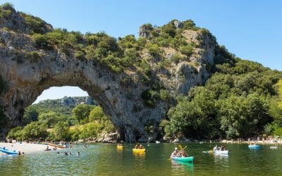 Descente de l’Ardèche : choisissez la formule idéale pour une aventure inoubliable